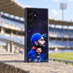 Virat Kohli mobile skin with three blue-kit portraits and dark lightning artwork, stadium ledge view